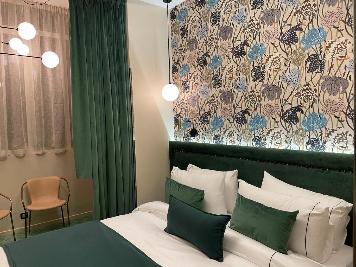 Hotel 33 Marbeuf Parigi Esterno foto
