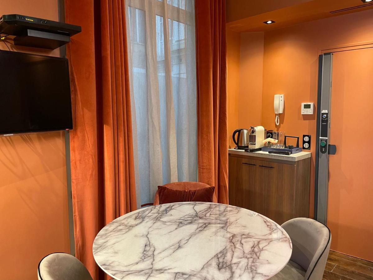 Hotel 33 Marbeuf Parigi Esterno foto