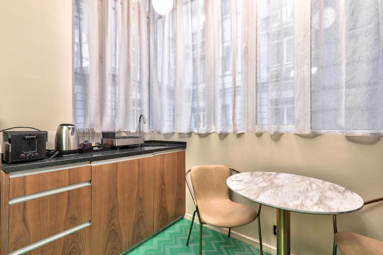 Hotel 33 Marbeuf Parigi Esterno foto