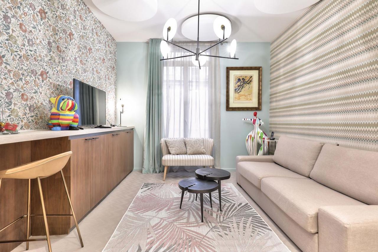 Hotel 33 Marbeuf Parigi Esterno foto