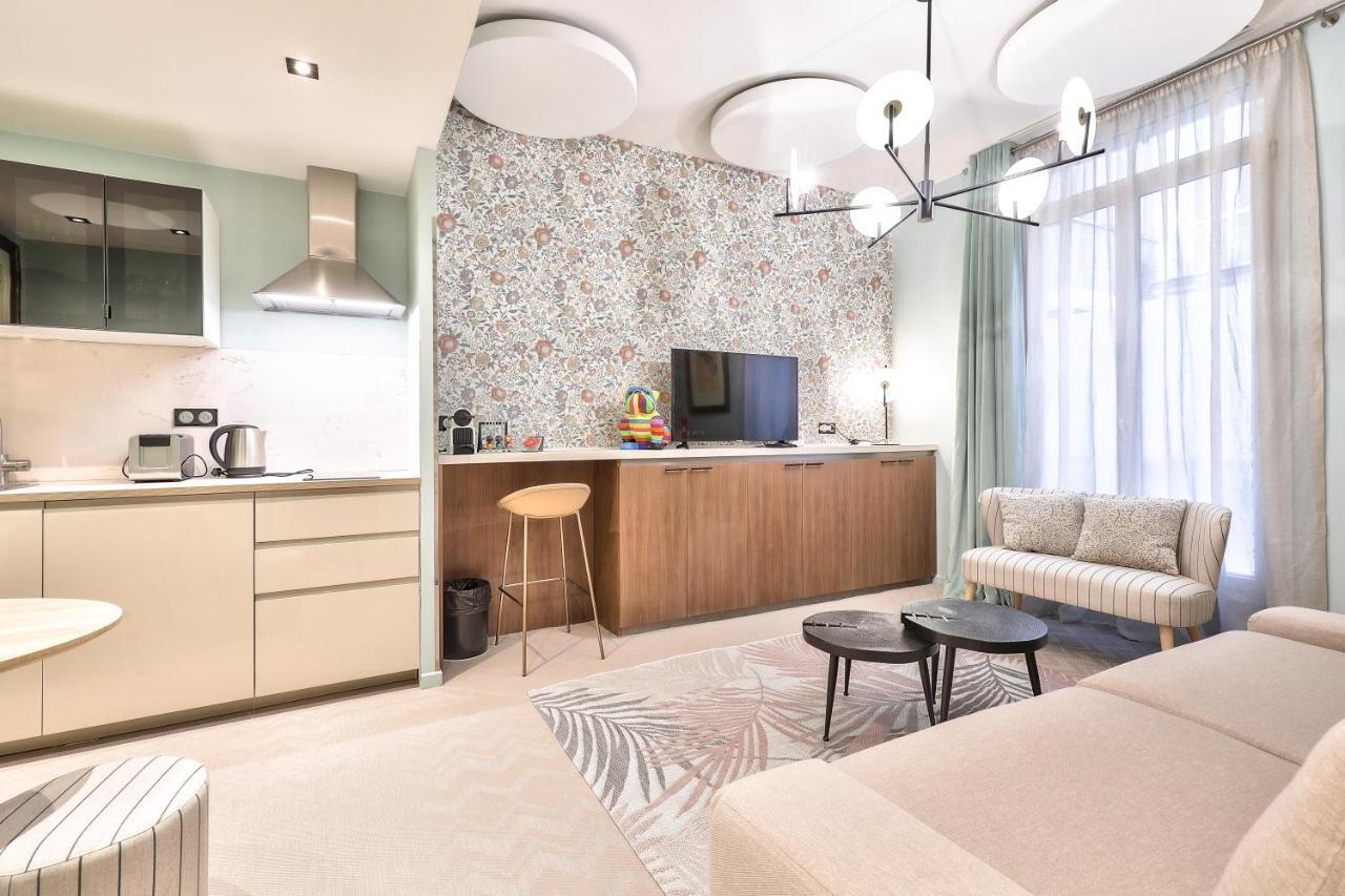 Hotel 33 Marbeuf Parigi Esterno foto