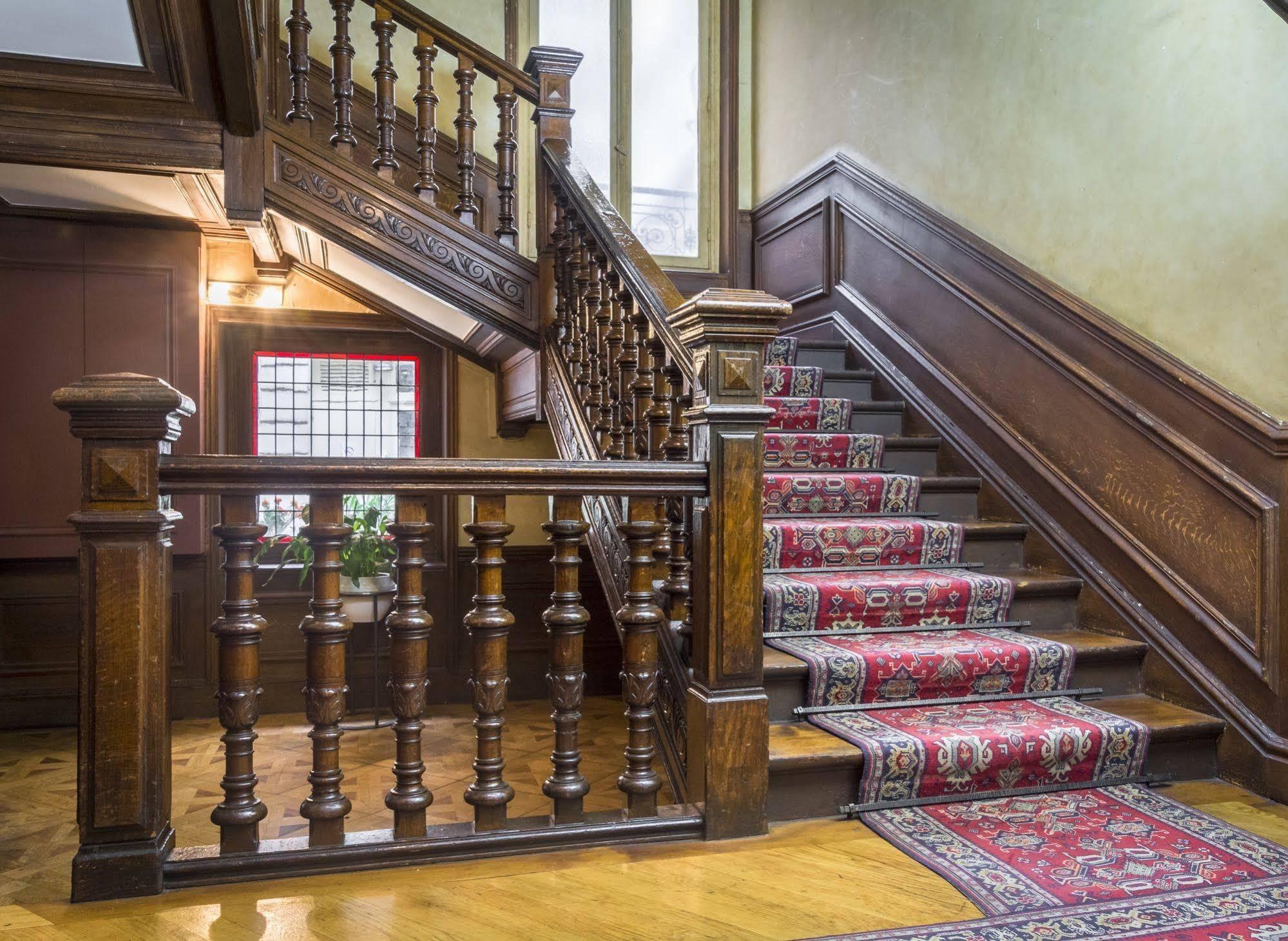 Hotel 33 Marbeuf Parigi Esterno foto