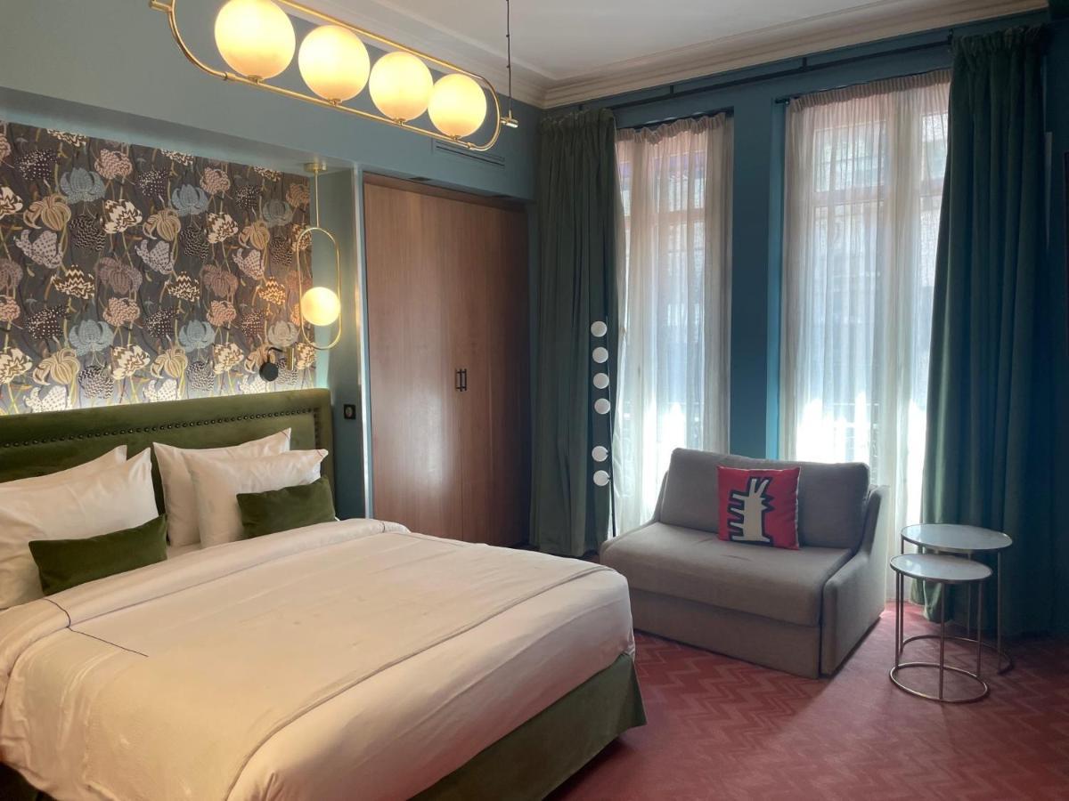 Hotel 33 Marbeuf Parigi Esterno foto