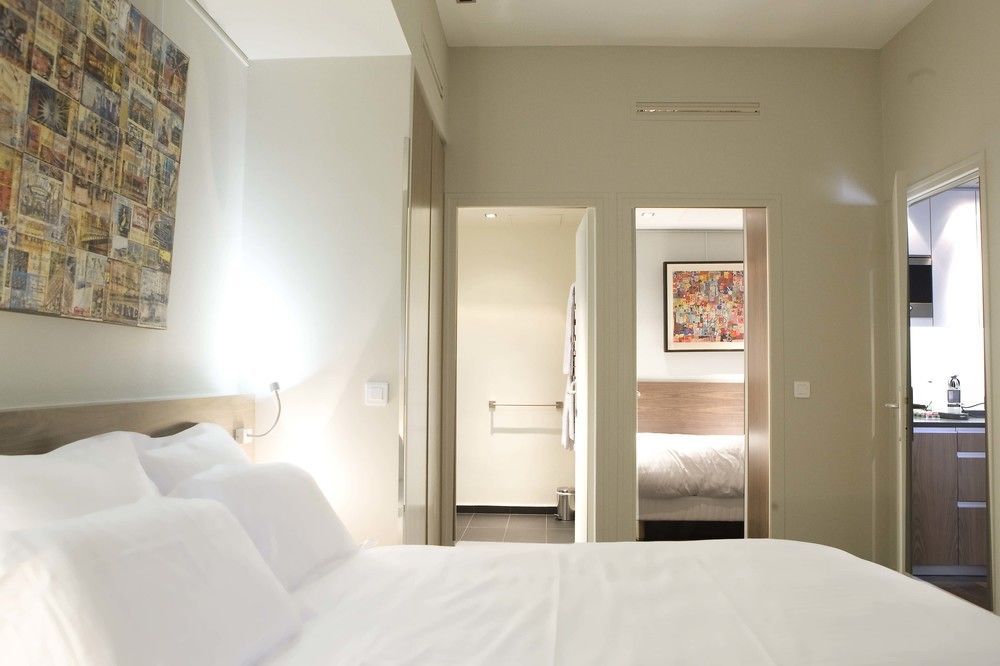 Hotel 33 Marbeuf Parigi Esterno foto